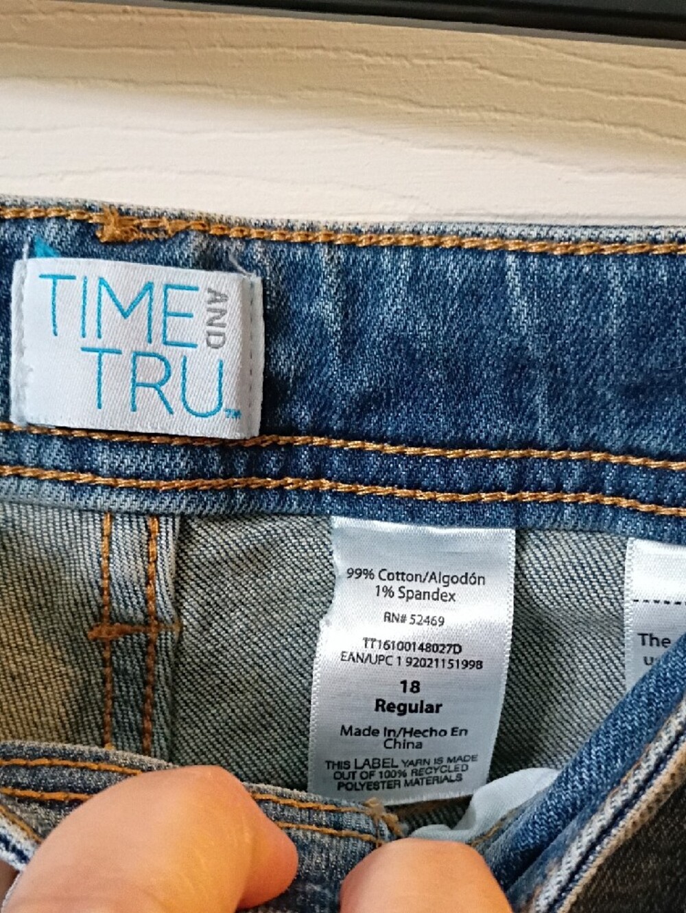 Time and Tru Light Blue Relaxed Fit Women's Jeans - Picture 2 of 4